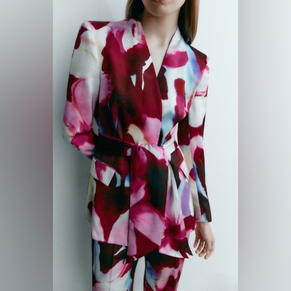 Zara NWT Satin Effect Printed Blazer
